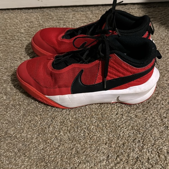 Nike Other - Nike Hustle 10 size 6